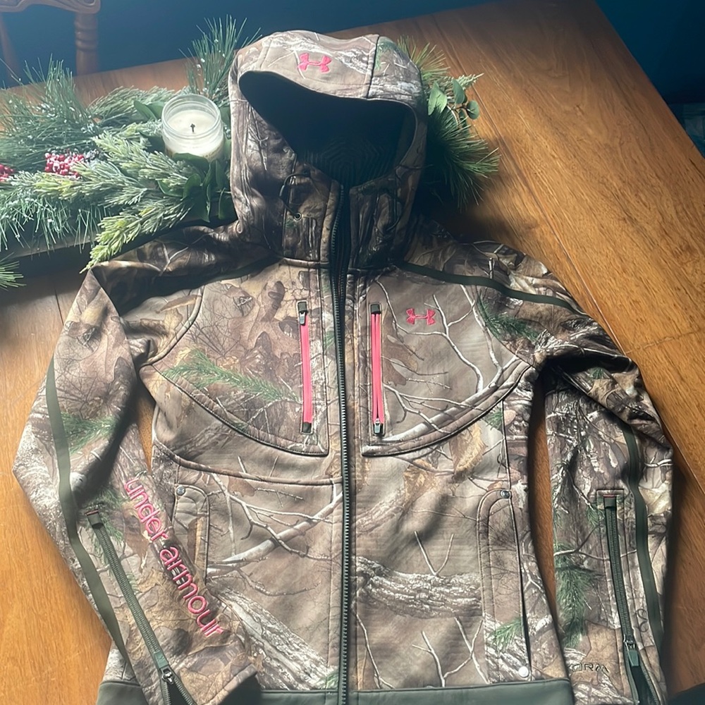Under Armour camouflage scent control hunting jacket